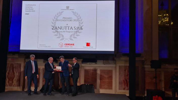 Vincezo Zanutta premio Confindustria Ceramica Distributor Award 2021!