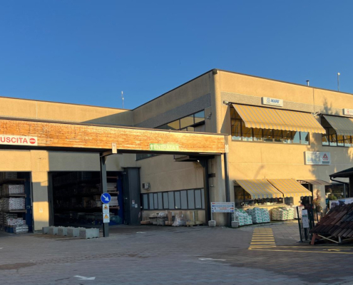 Zanutta Carignano facciata filiale